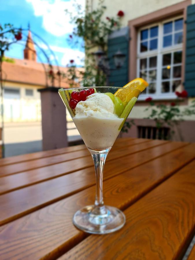 Hotel Gasthaus Schuetzen Freiburg im Breisgau Eksteriør billede